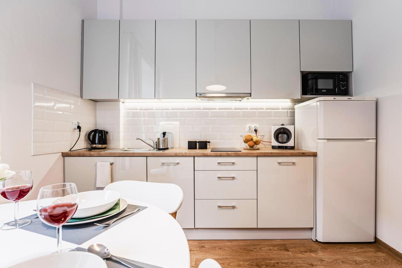 Polonia Apartment *